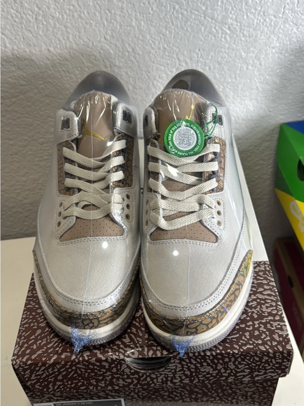 Jordan Low-Top Sneakers in White and Beige with Elephant Print
